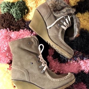 Wedge boots